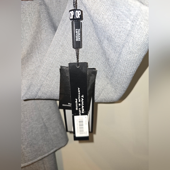 Tahari Pant Suit NWT - Picture 2 of 3